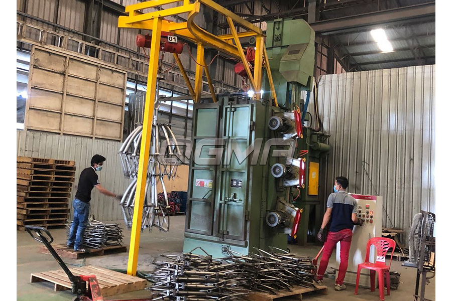 爬梯，安全護(hù)欄等建筑材料清理方案